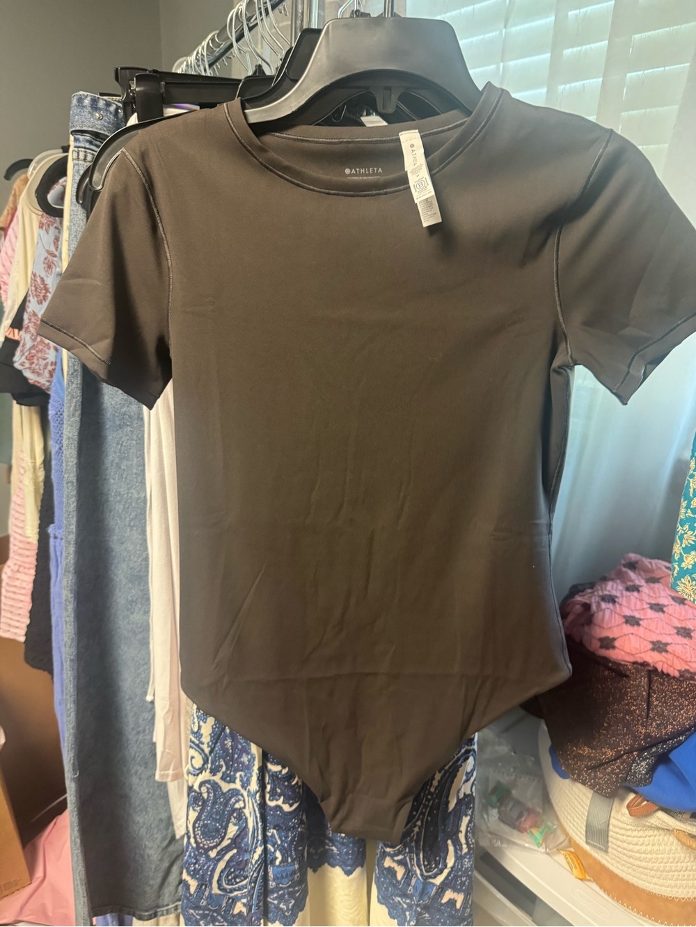 Athleta Bodymove short sleeve crew Bodysuit in Truffle Size Med NWOT Retail $75 - Picture 2 of 4
